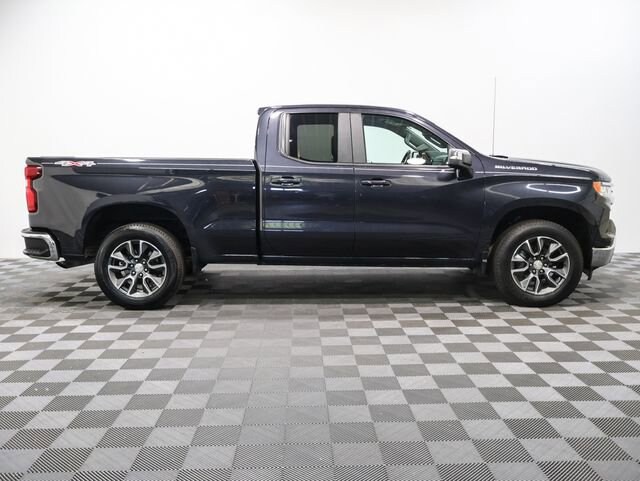 2022 Chevrolet Silverado 1500 LT photo 4