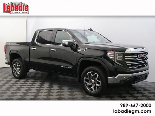 2022 GMC Sierra 4WD Crew Cab Short Box SLT's photo