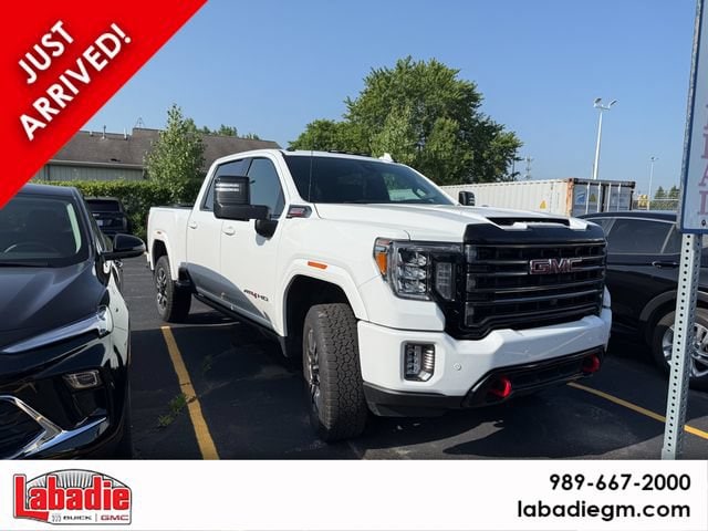 2023 GMC Sierra 4WD Crew Cab Standard Box AT4's photo