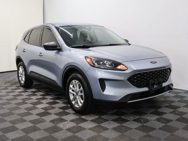 Used 2022 Ford Escape SE with VIN 1FMCU9BZ6NUA62919 for sale in Bay City, MI