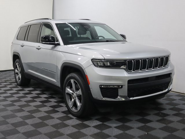 Used 2021 Jeep Grand Cherokee L Limited with VIN 1C4RJKBG4M8111930 for sale in Bay City, MI