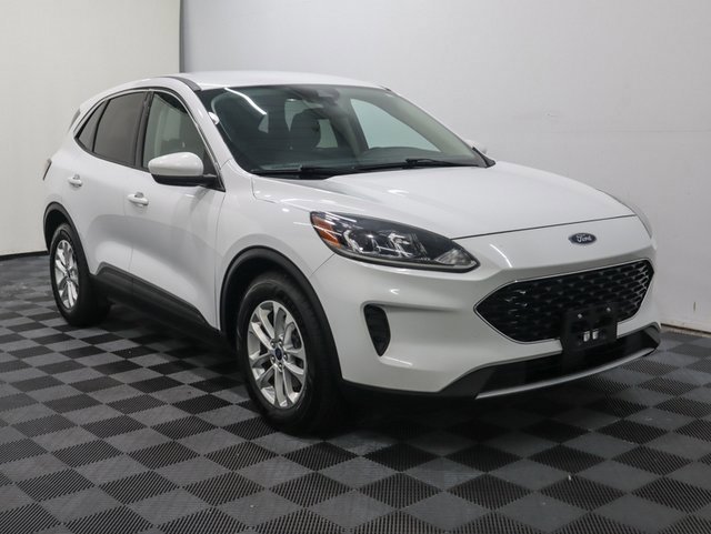 Used 2020 Ford Escape SE with VIN 1FMCU0G61LUB32611 for sale in Bay City, MI