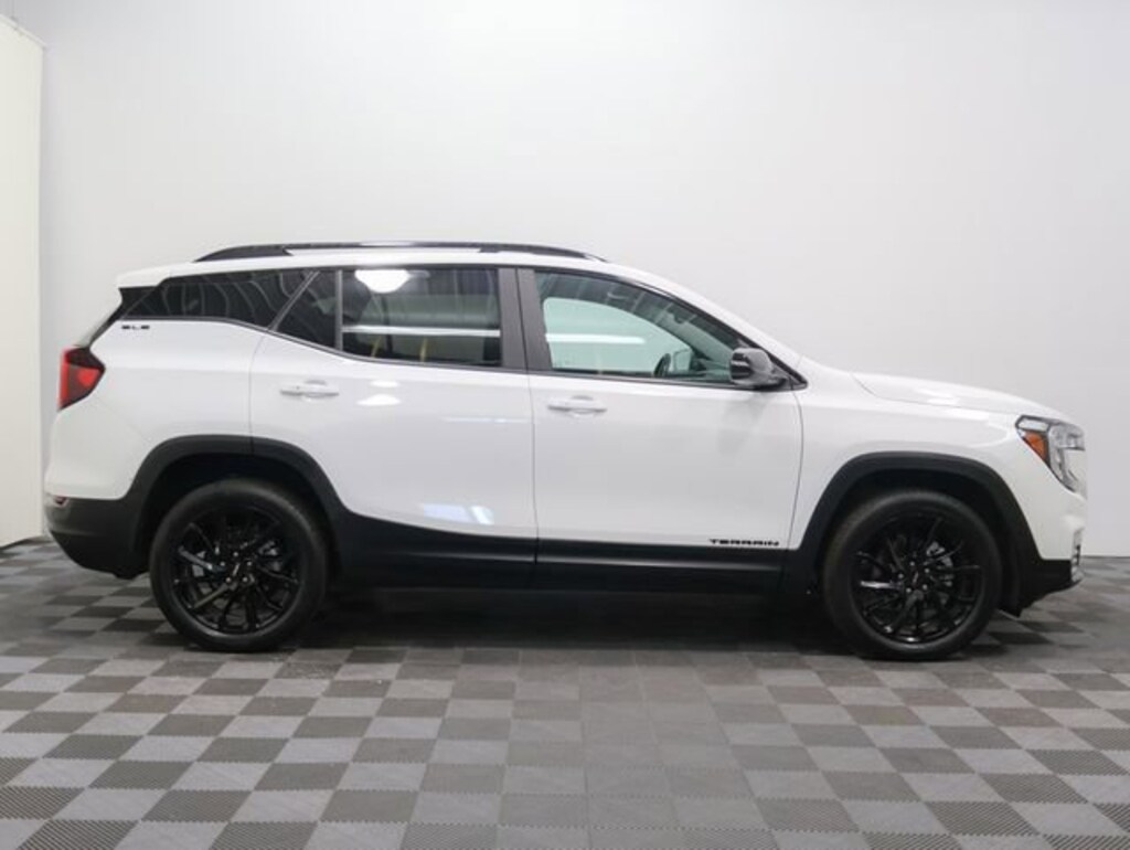 Used 2023 GMC Terrain SLE SUV
