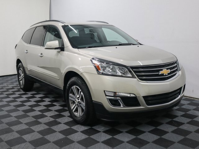 Used 2017 Chevrolet Traverse 2LT with VIN 1GNKRHKD4HJ224379 for sale in Bay City, MI