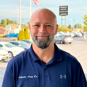 Staff member Aaron Presley from ID_30869289e4df