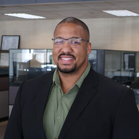 Staff member DAMIAN GALLERY from ID_f93b50299070