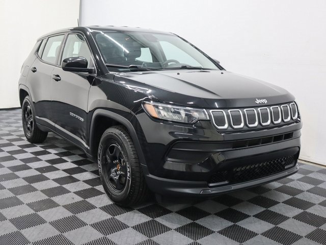 Used 2022 Jeep Compass Sport with VIN 3C4NJCAB2NT101121 for sale in Bay City, MI