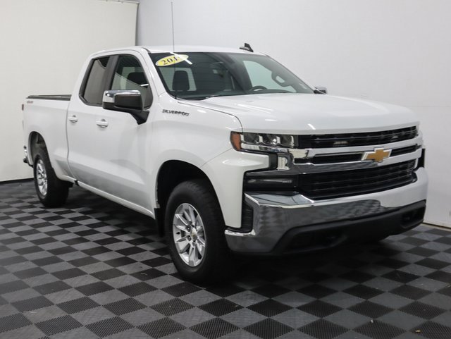 Used 2019 Chevrolet Silverado 1500 LT with VIN 1GCRYDED2KZ213517 for sale in Bay City, MI