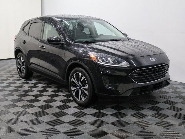 Used 2022 Ford Escape SE with VIN 1FMCU9BZ1NUA74816 for sale in Bay City, MI