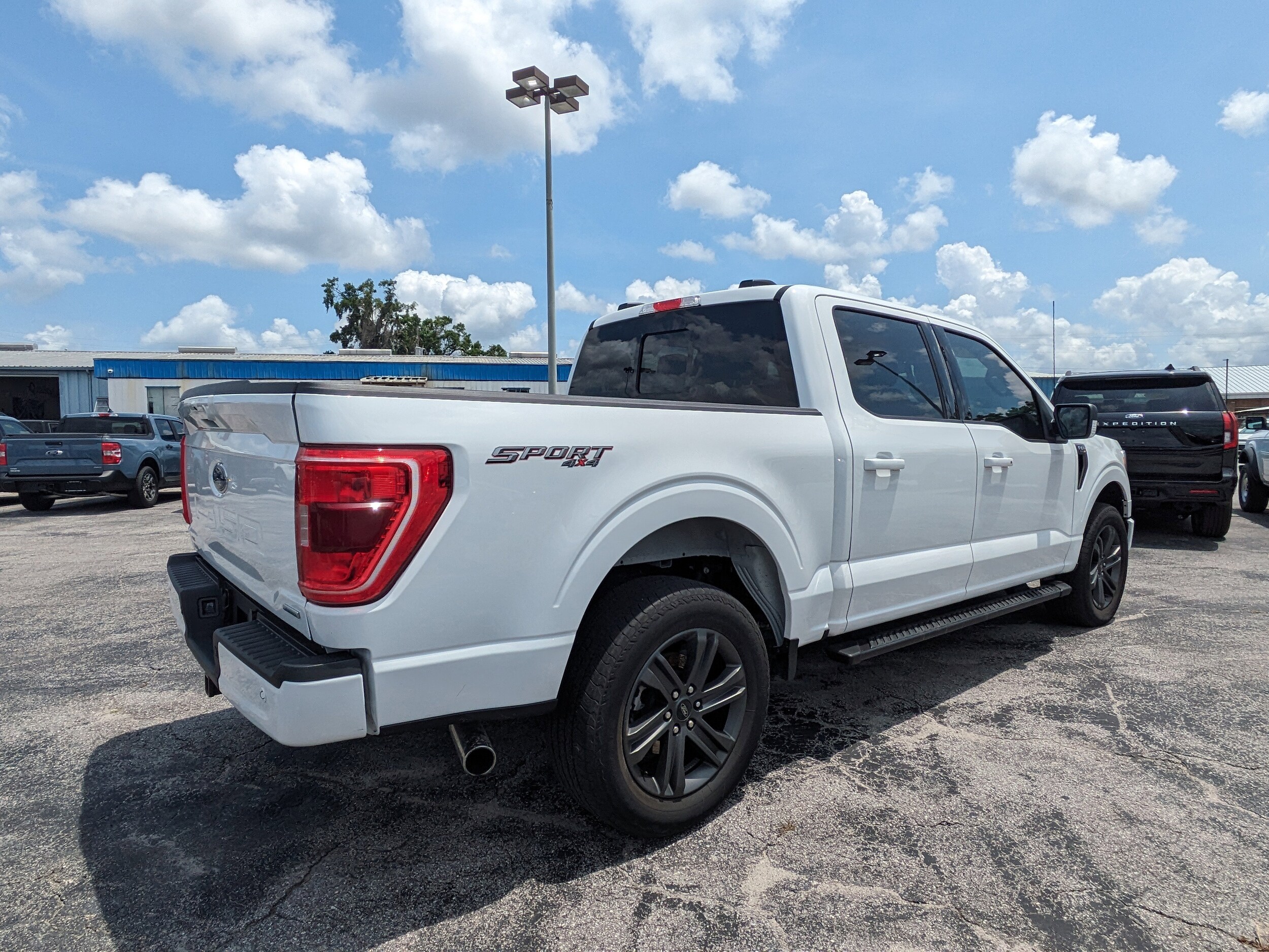 2023 Ford F-150 XLT photo 4