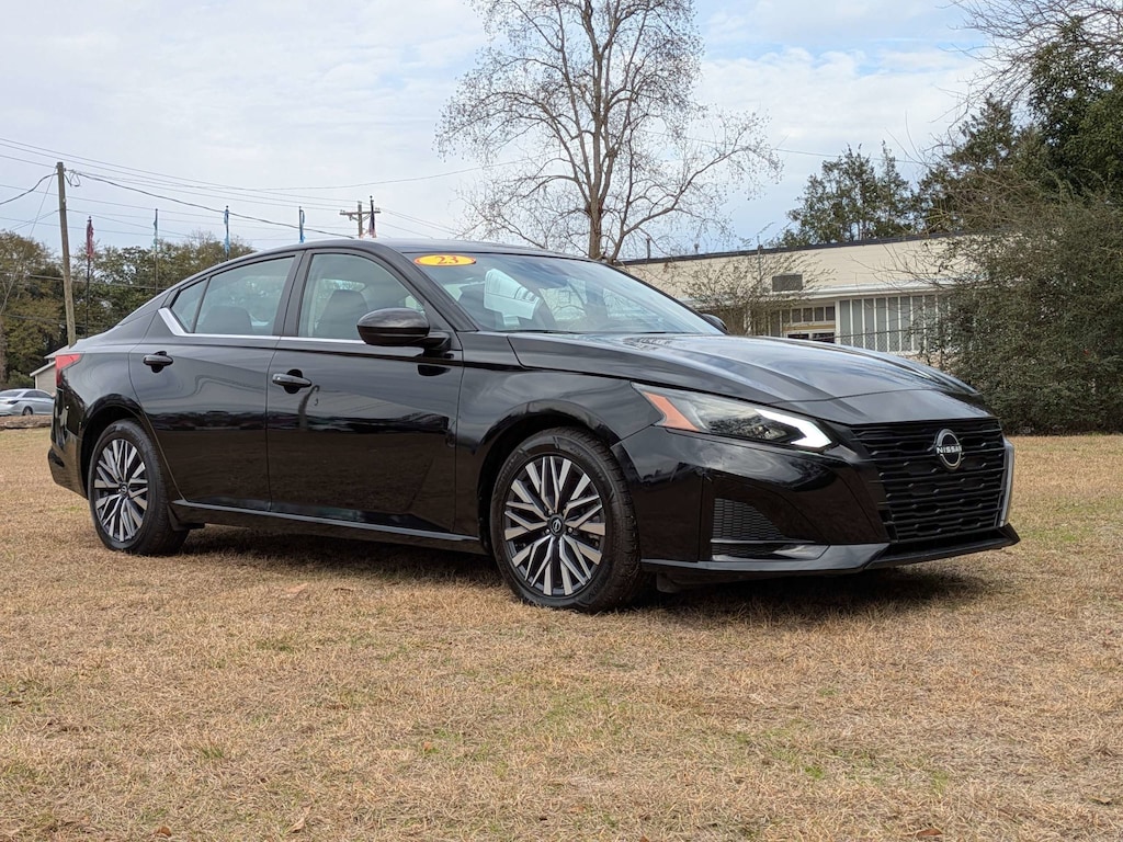 Used 2023 Nissan Altima 2.5 SV Sedan