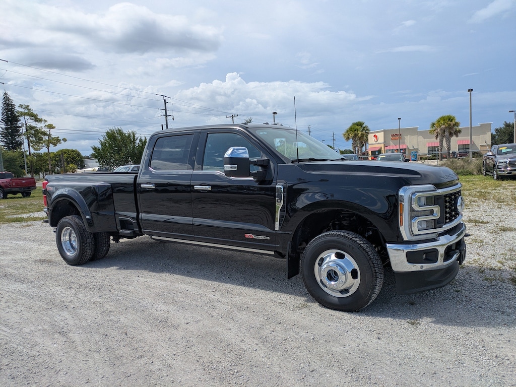 New 2026 Ford Super Duty F-350 DRW LARIAT LARIAT 4WD Crew Cab 8 Box