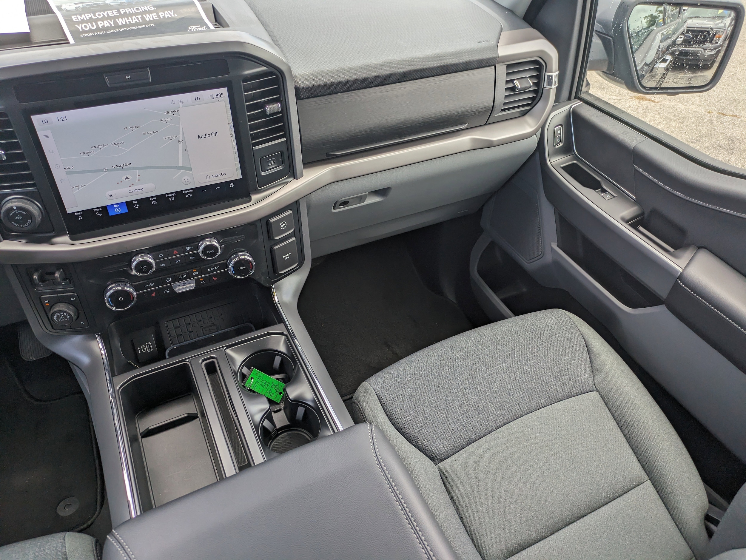 2025 Ford F-150 XLT - Photo 14