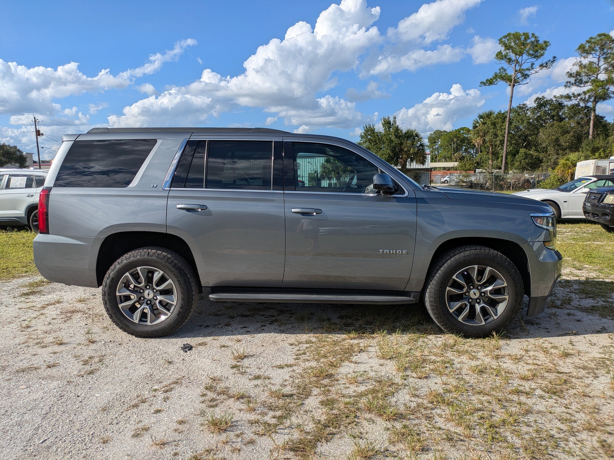 2020 Chevrolet Tahoe LT photo 3