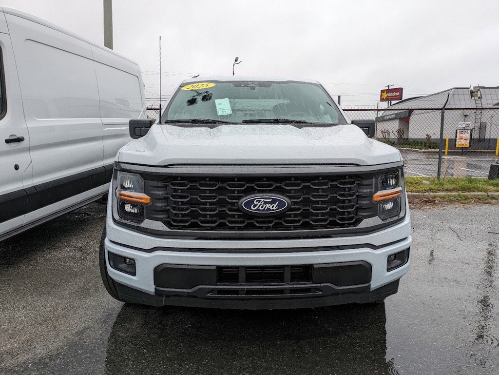 New 2025 Ford F-150 STX STX 2WD SuperCrew 5.5 Box