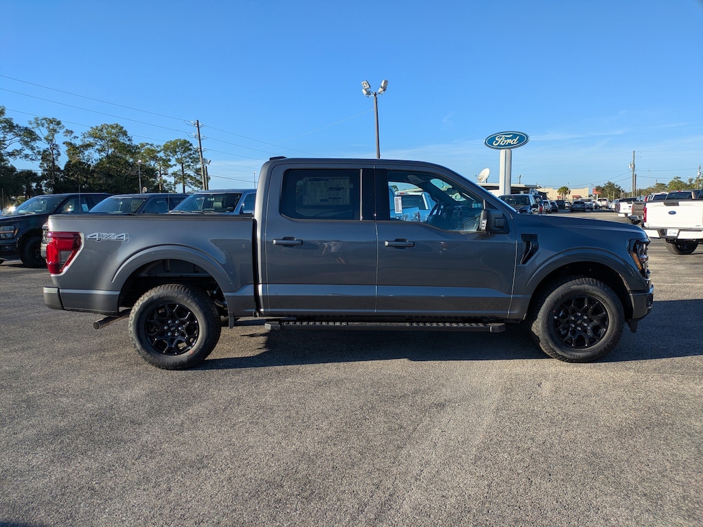 New 2025 Ford F-150 XLT XLT 4WD SuperCrew 5.5 Box