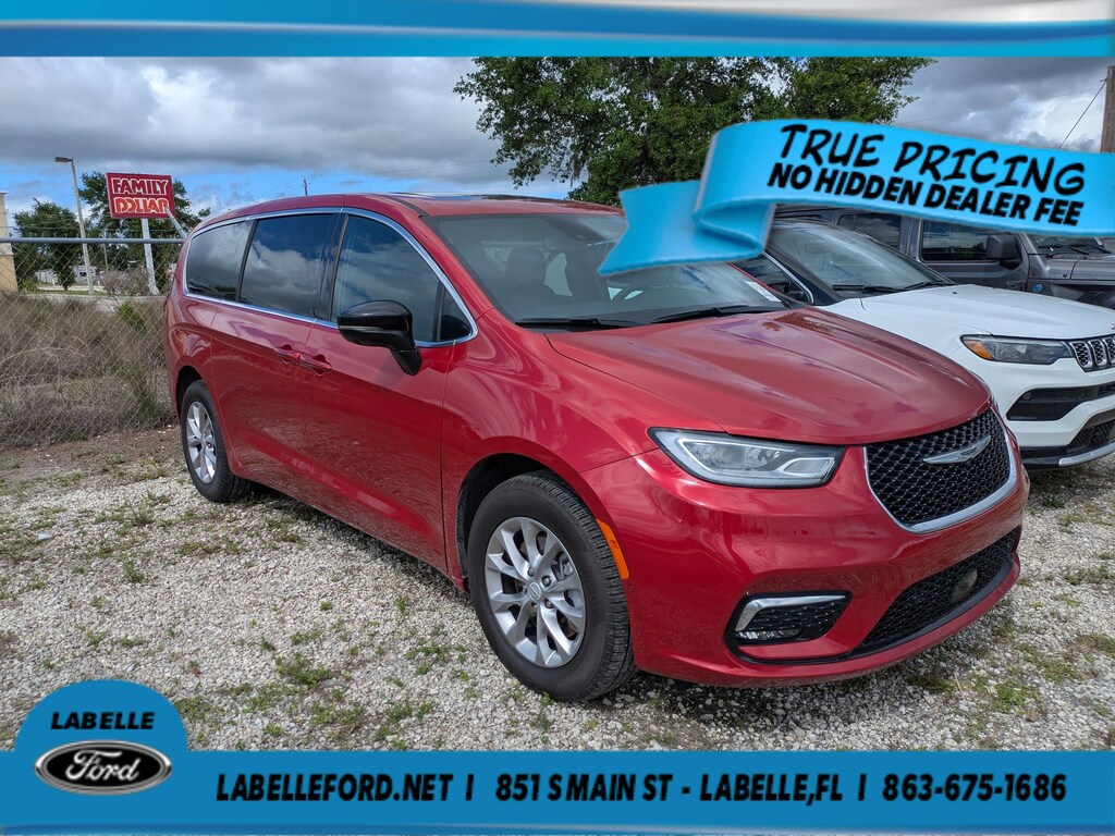 Used 2025 Chrysler Pacifica Select Select AWD