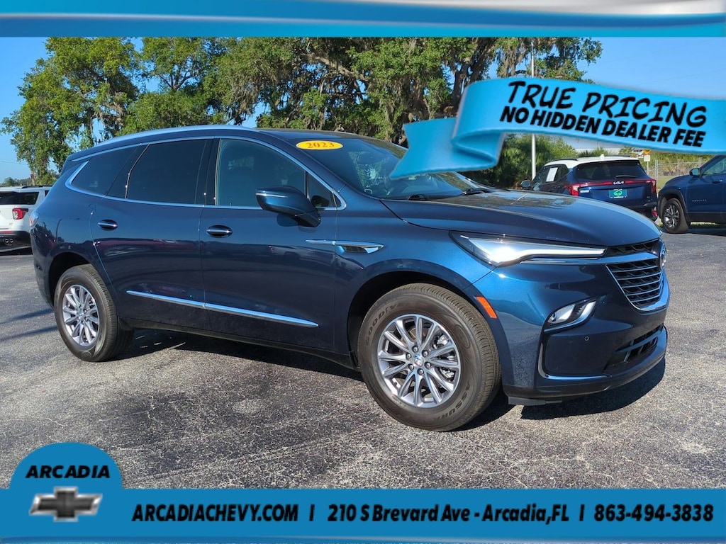 Used 2023 Buick Enclave Essence FWD Essence