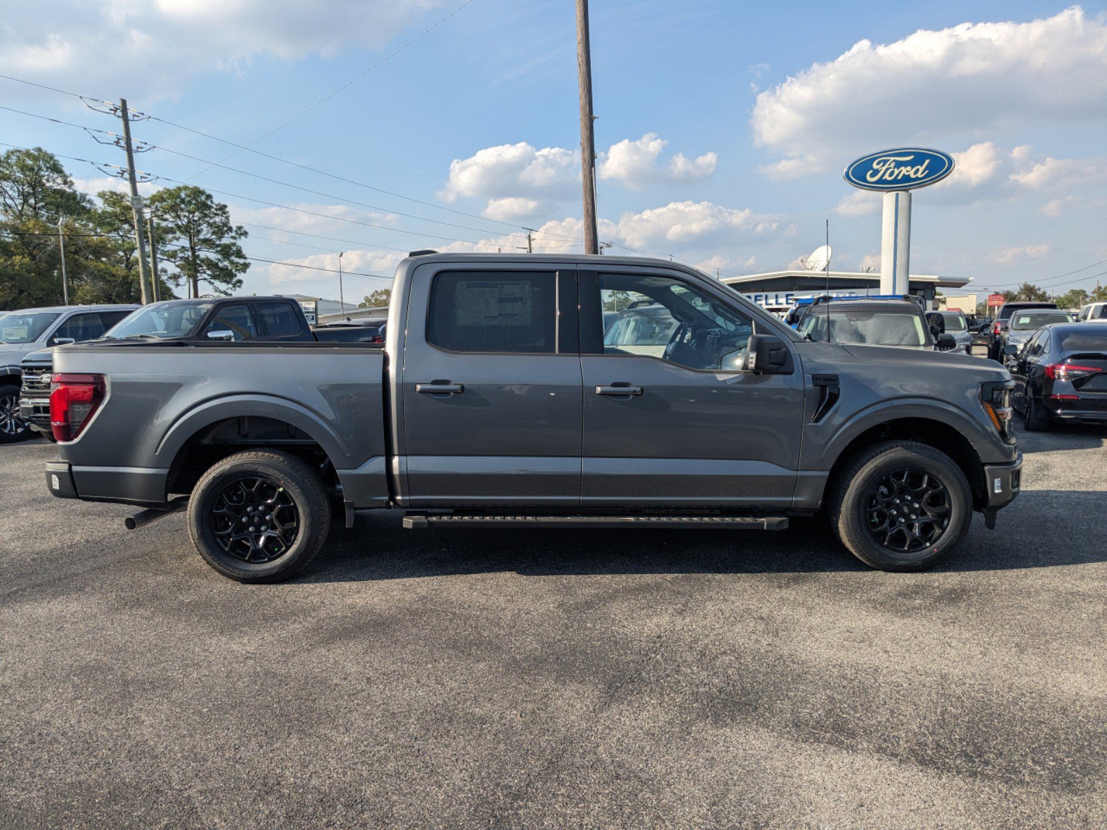 2025 Ford F-150 XLT photo 3