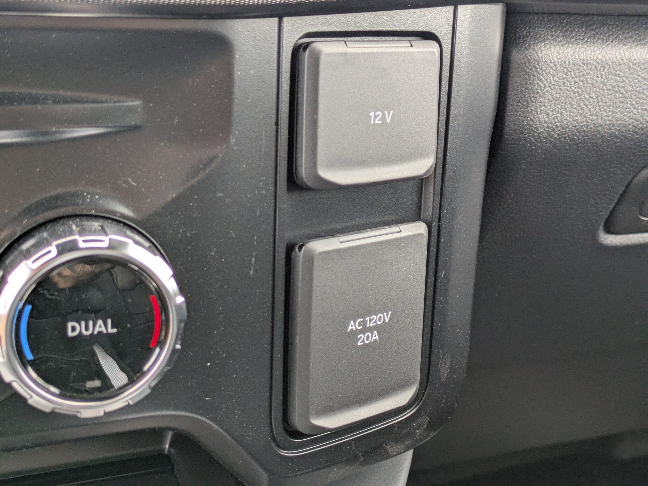 2026 Ford F-350 Super Duty Platinum - Photo 30