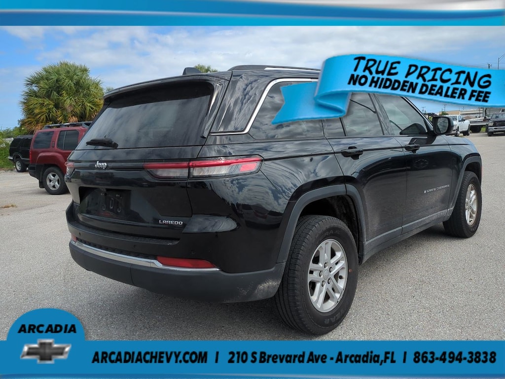 Used 2023 Jeep Grand Cherokee Laredo Laredo 4x2