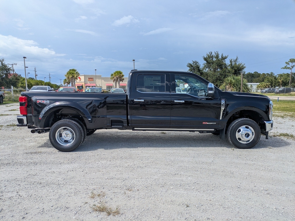 New 2026 Ford Super Duty F-350 DRW LARIAT LARIAT 4WD Crew Cab 8 Box