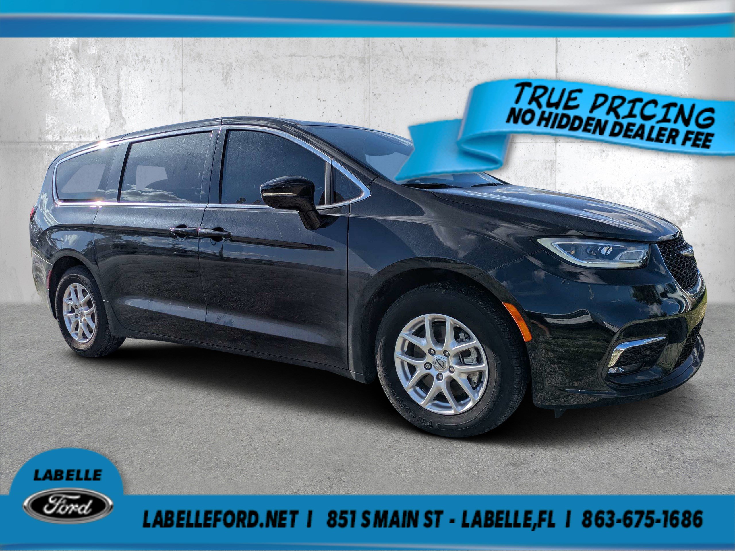 Used 2025 Chrysler Pacifica Select Select FWD