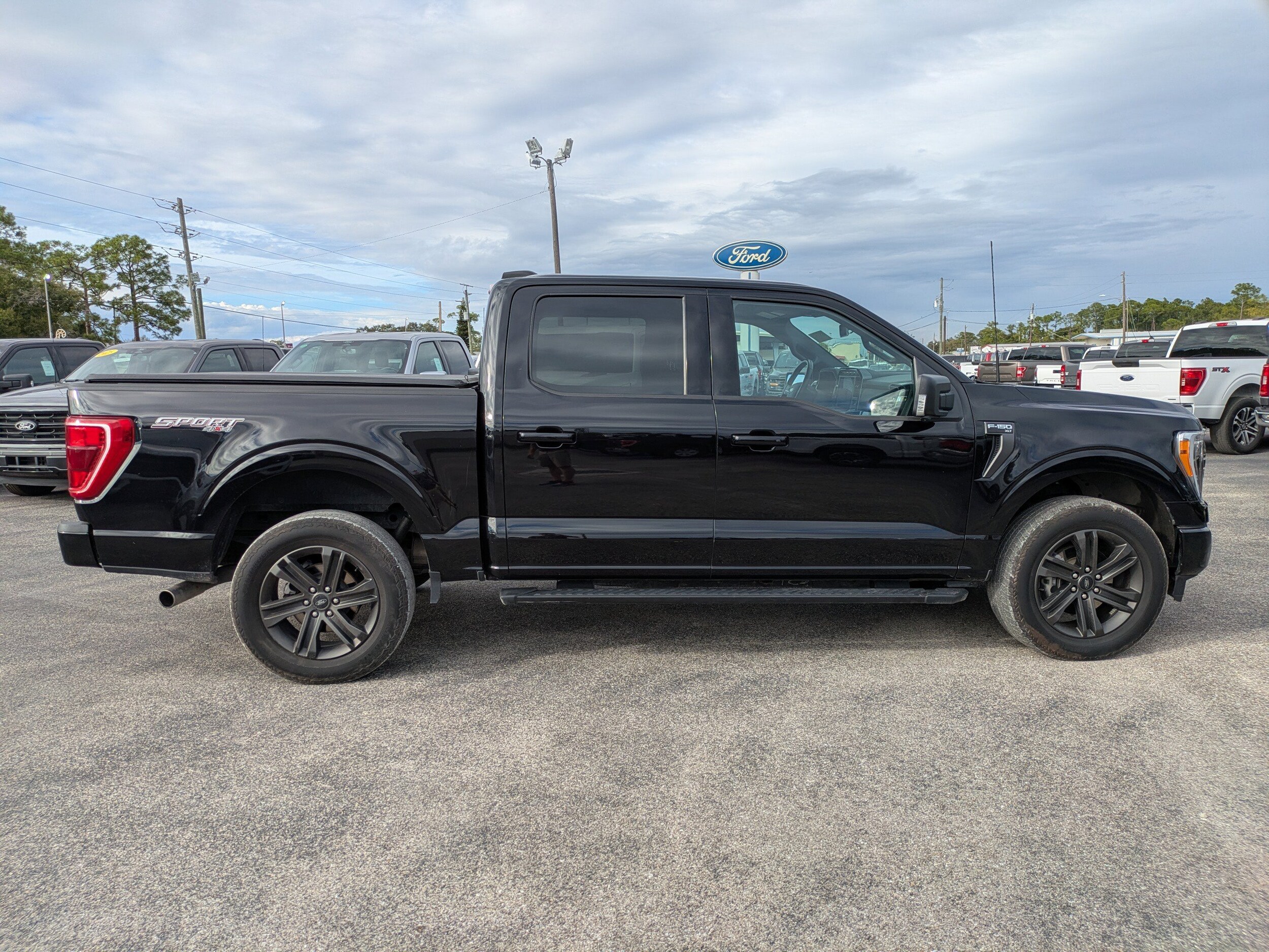 2022 Ford F-150 XLT photo 3