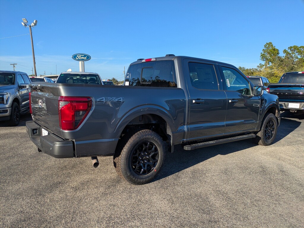 New 2025 Ford F-150 XLT XLT 4WD SuperCrew 5.5 Box