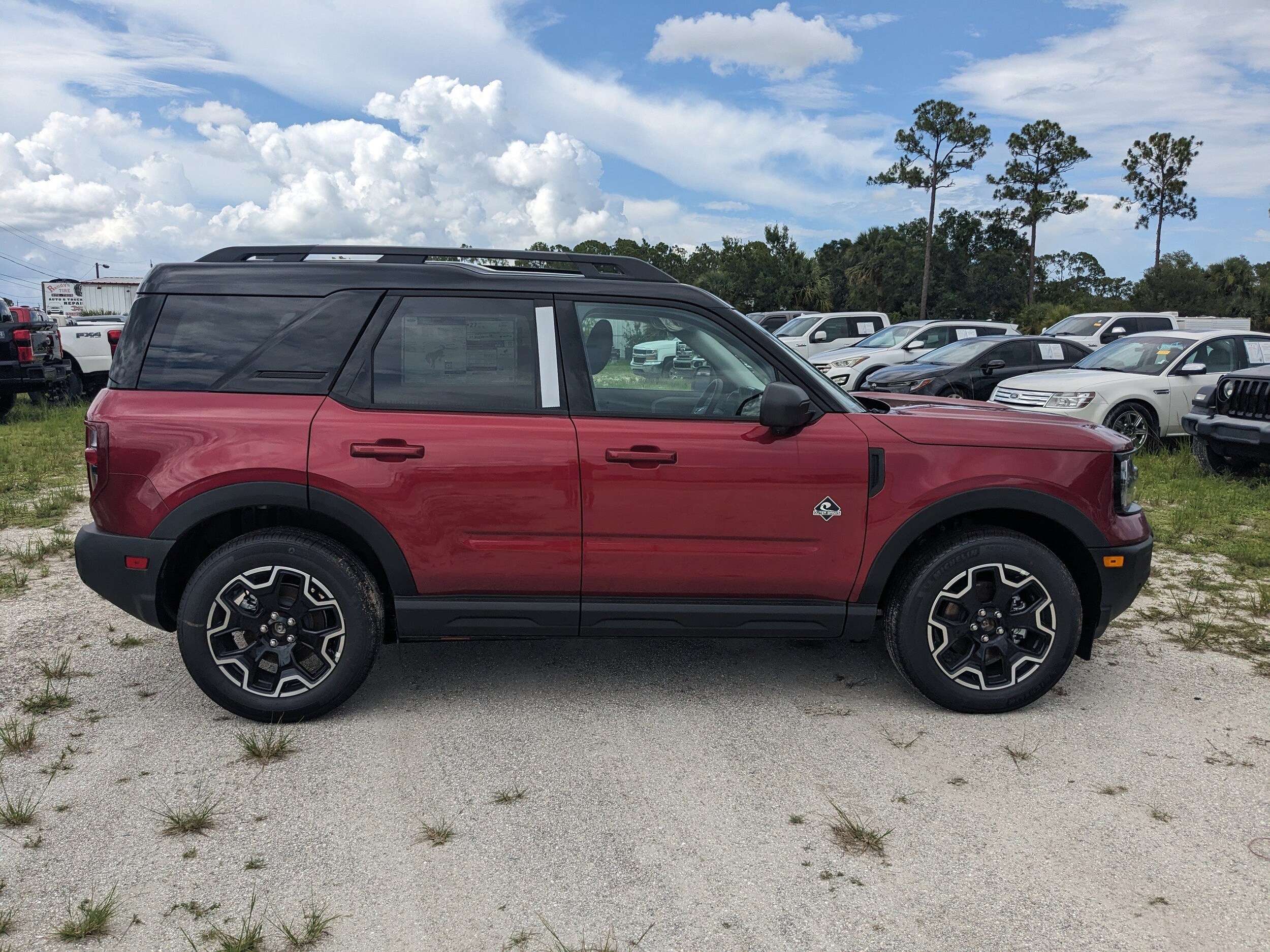 2025 Ford Bronco Sport Outer Banks photo 3