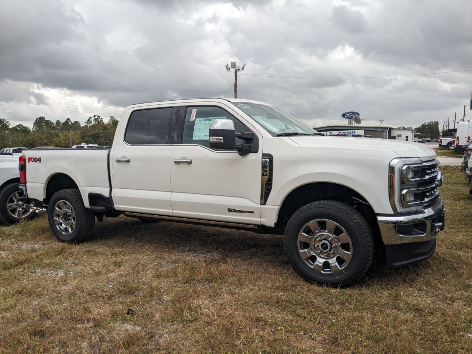 2024 Ford F-250 Lariat photo 2