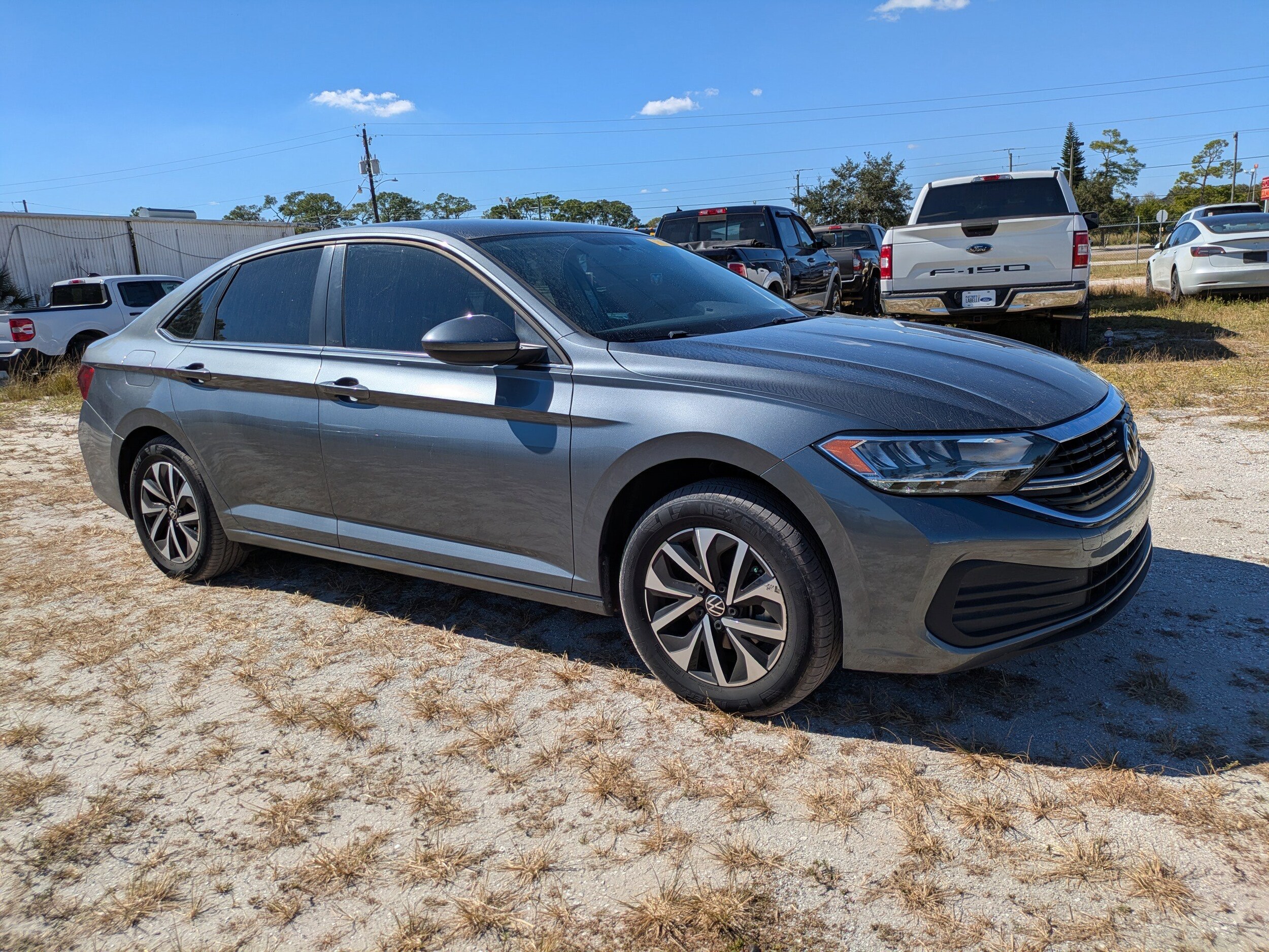 2022 Volkswagen Jetta S photo 2