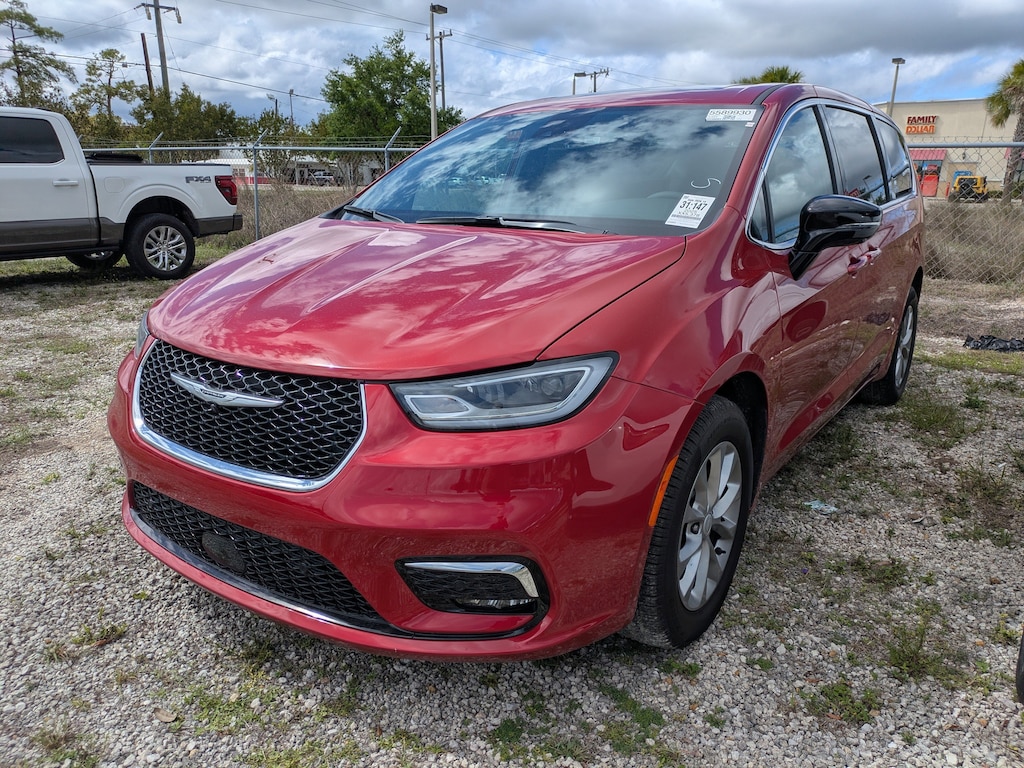 Used 2025 Chrysler Pacifica Select Select AWD