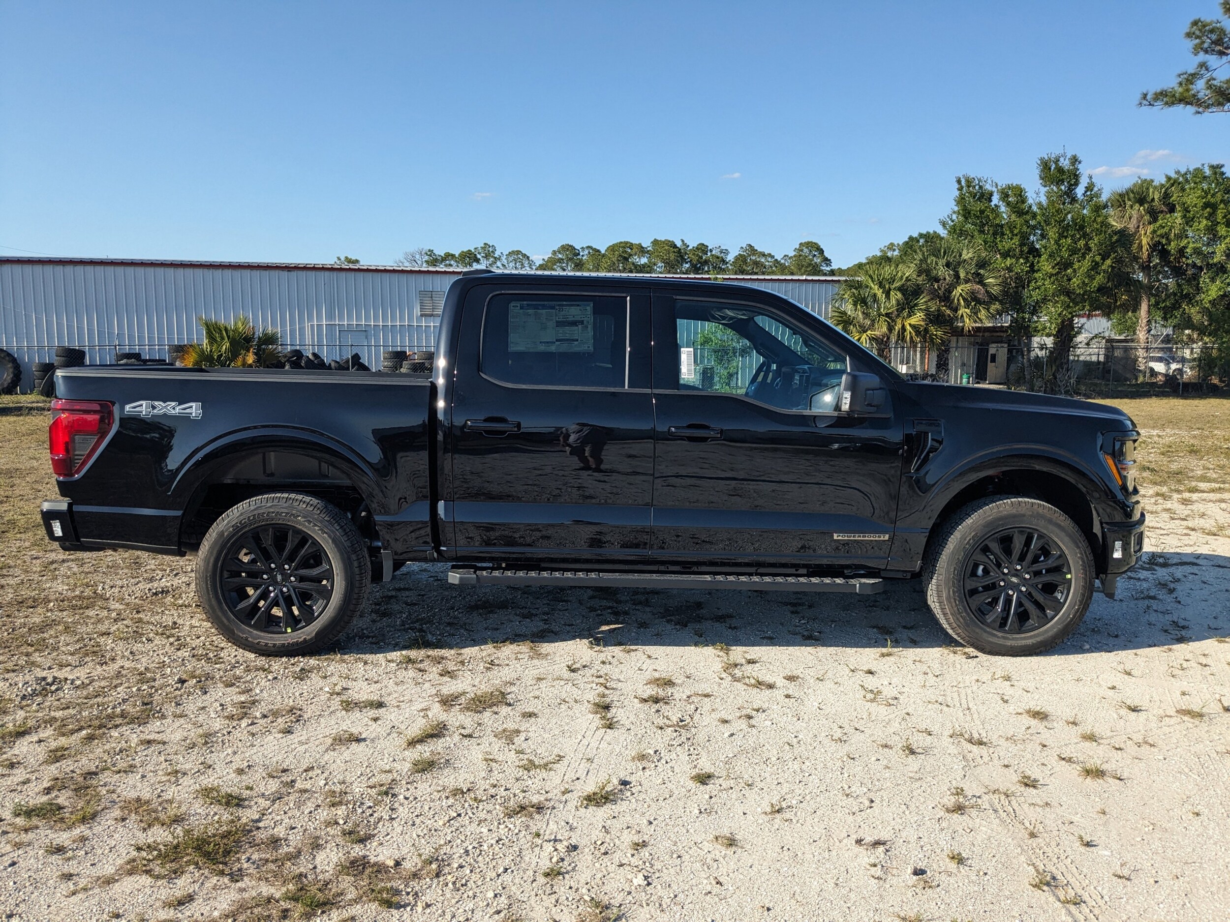 2025 Ford F-150 XLT photo 3