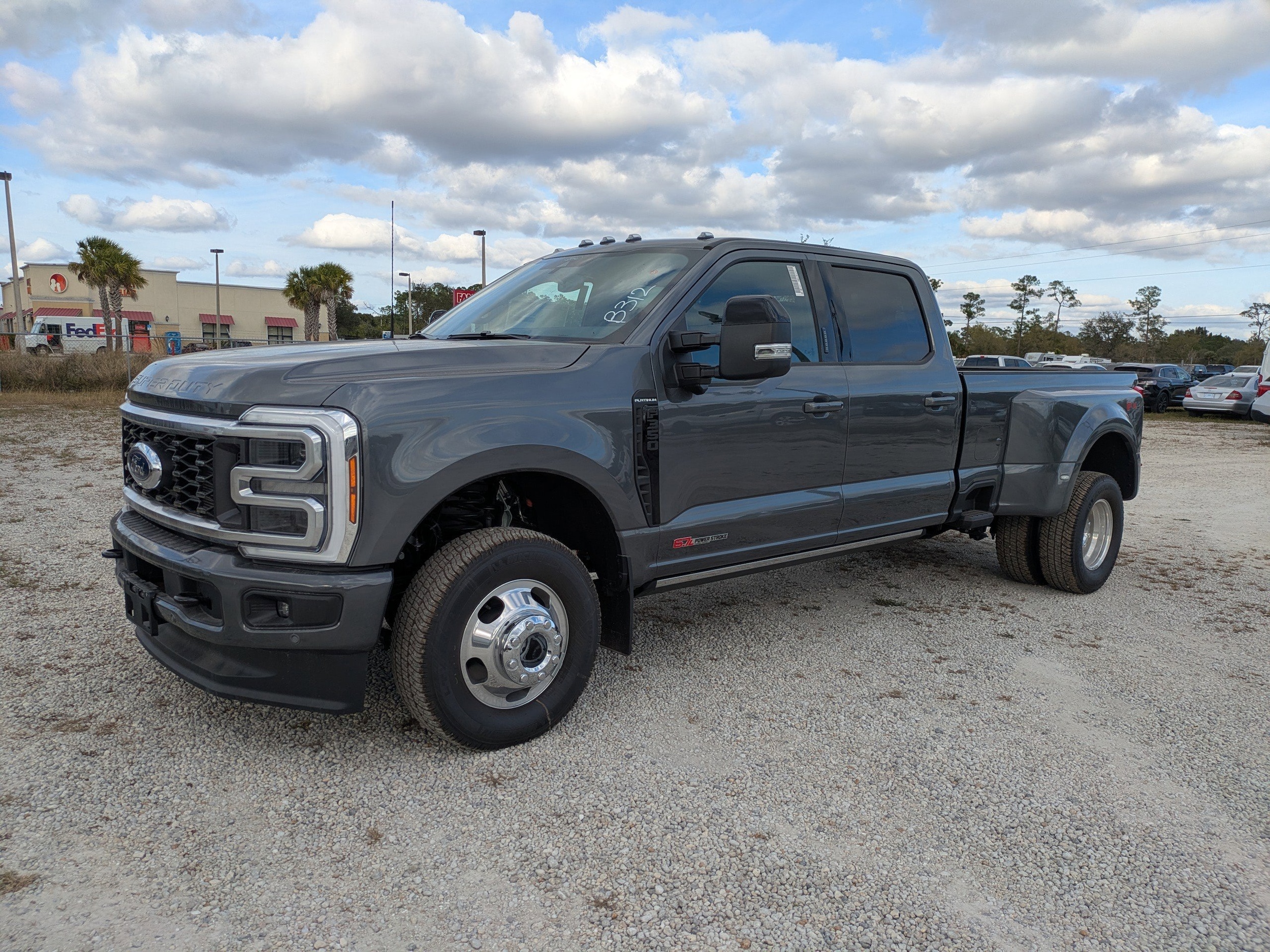 2026 Ford F-350 Super Duty Platinum - Photo 8
