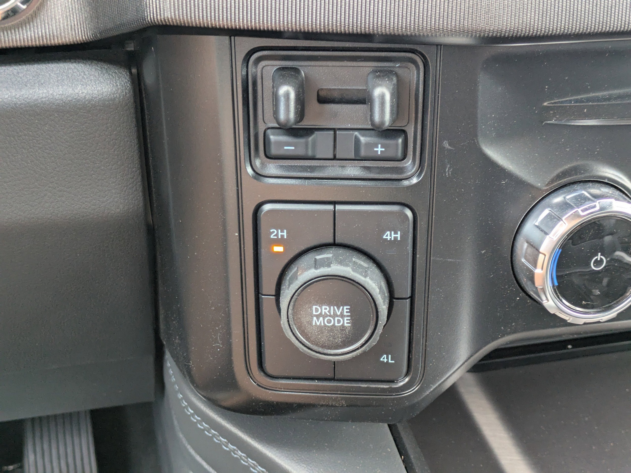 2026 Ford F-350 Super Duty Platinum - Photo 26