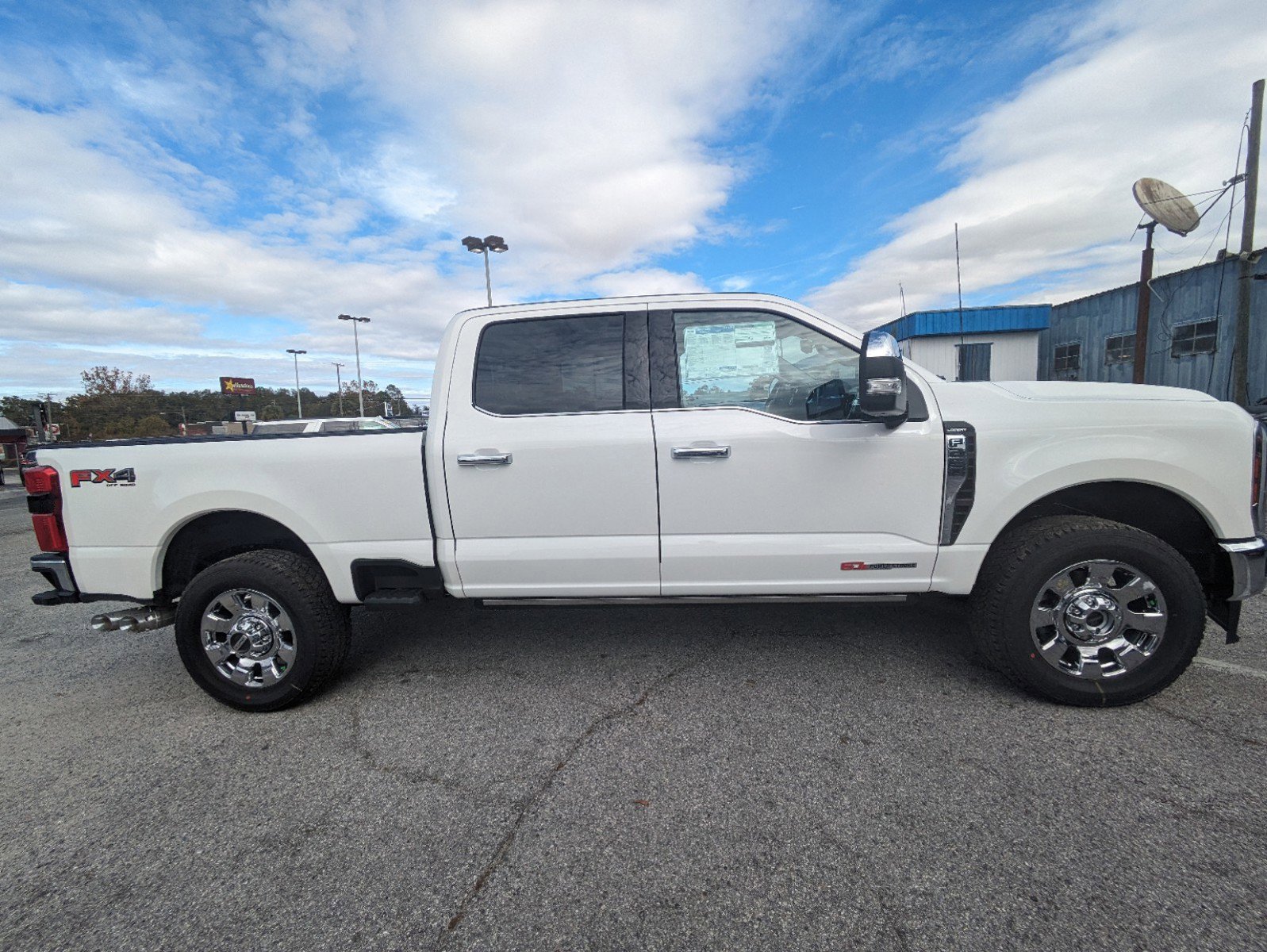 2024 Ford F-250 Lariat photo 3