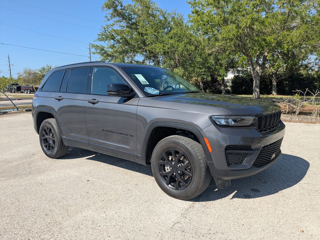 Used 2025 Jeep Grand Cherokee Altitude Altitude 4x4