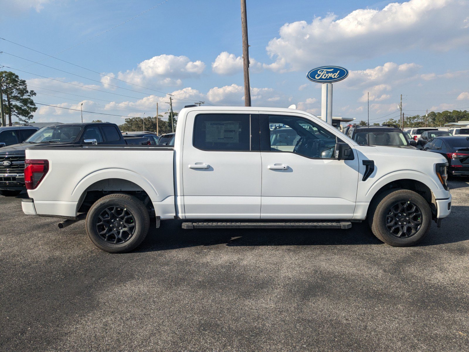 2025 Ford F-150 XLT photo 3