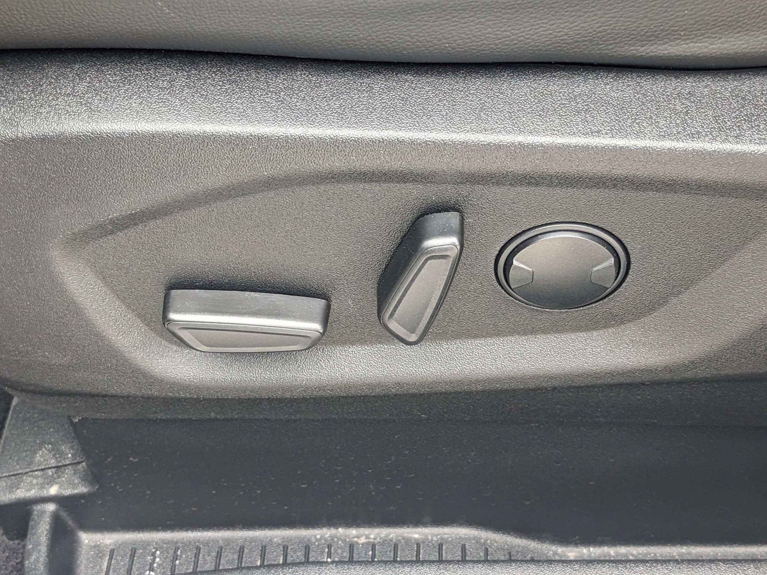 2023 Ford Edge SEL - Photo 18