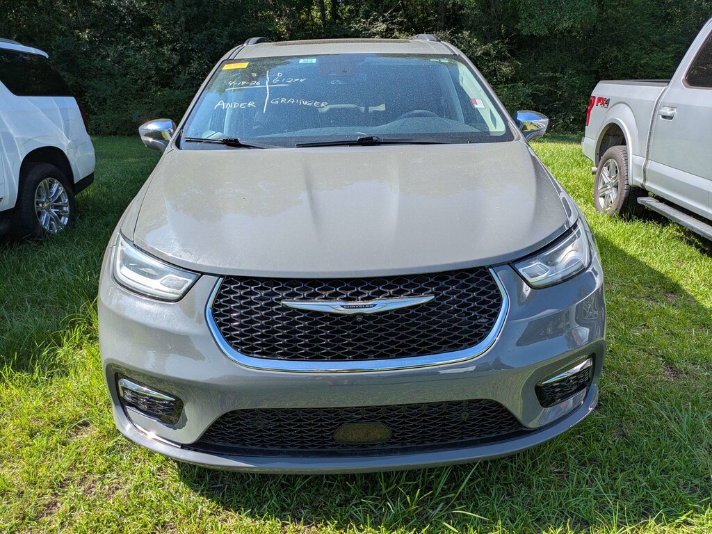 Used 2022 Chrysler Pacifica Limited Limited FWD