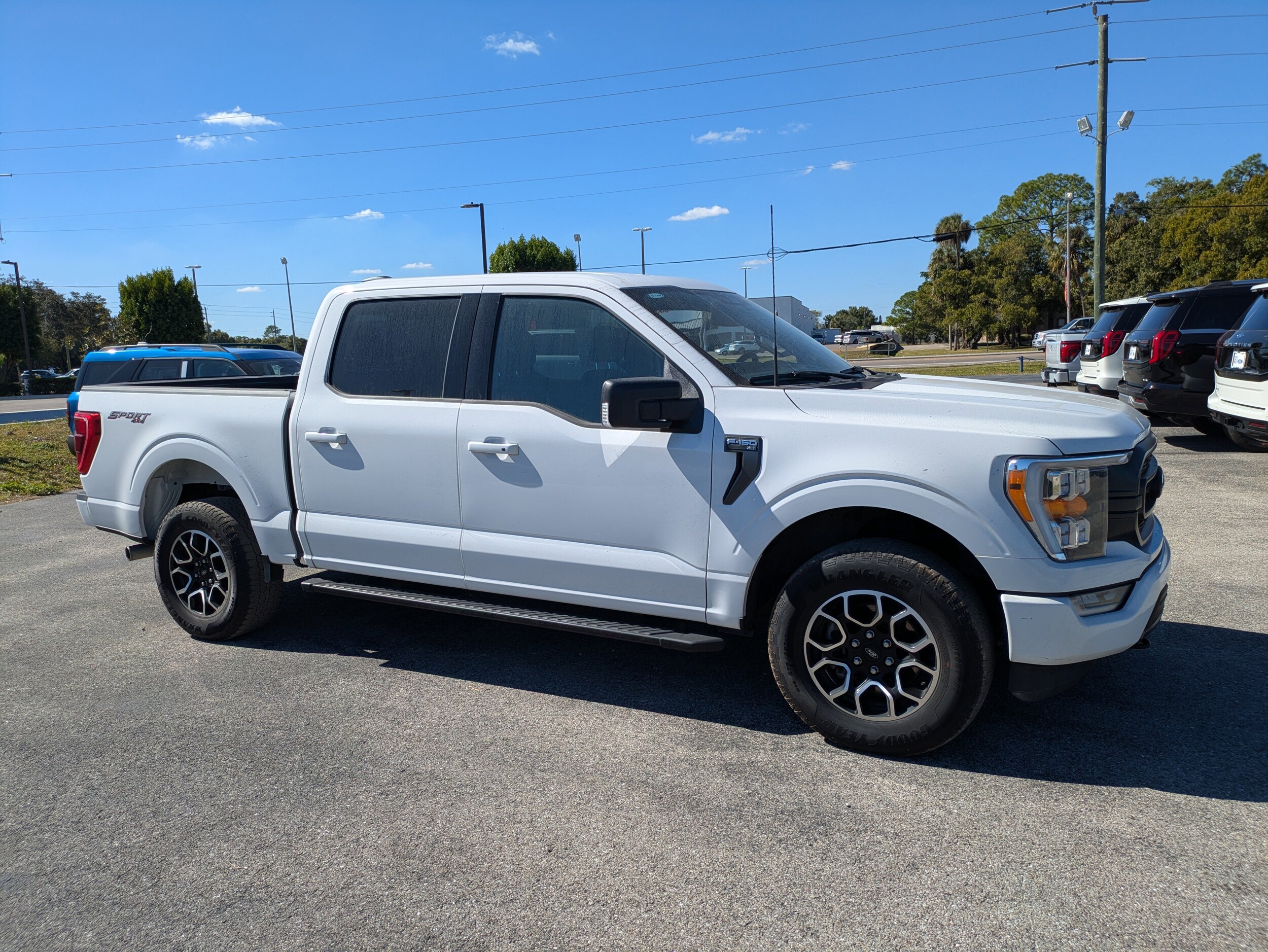 2023 Ford F-150 XLT photo 2