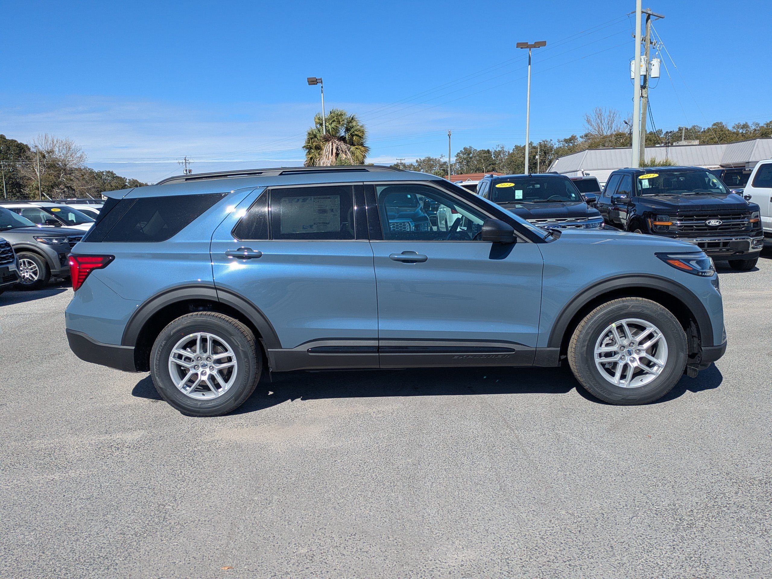 New 2026 Ford Explorer Active w/200A Pkg Active w/200A Pkg RWD