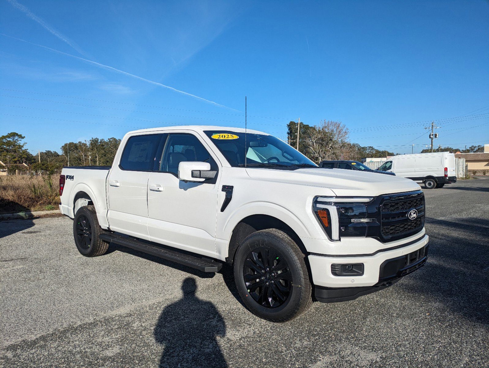 2025 Ford F-150 Lariat photo 2