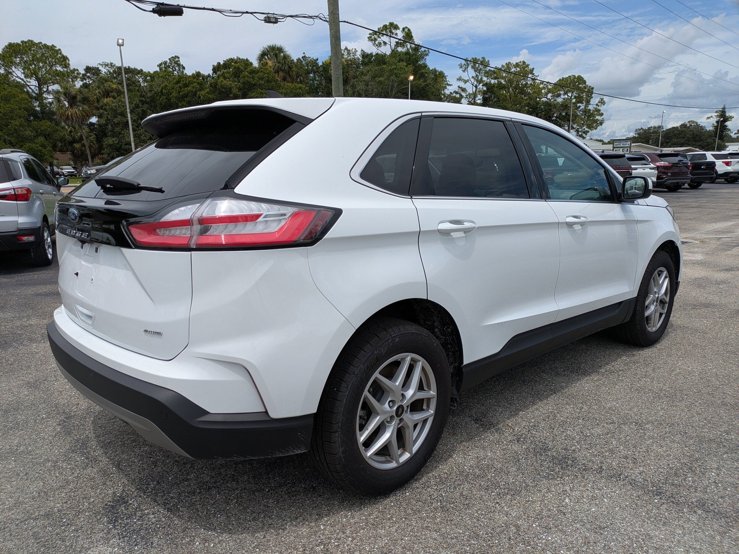 2024 Ford Edge SEL photo 4