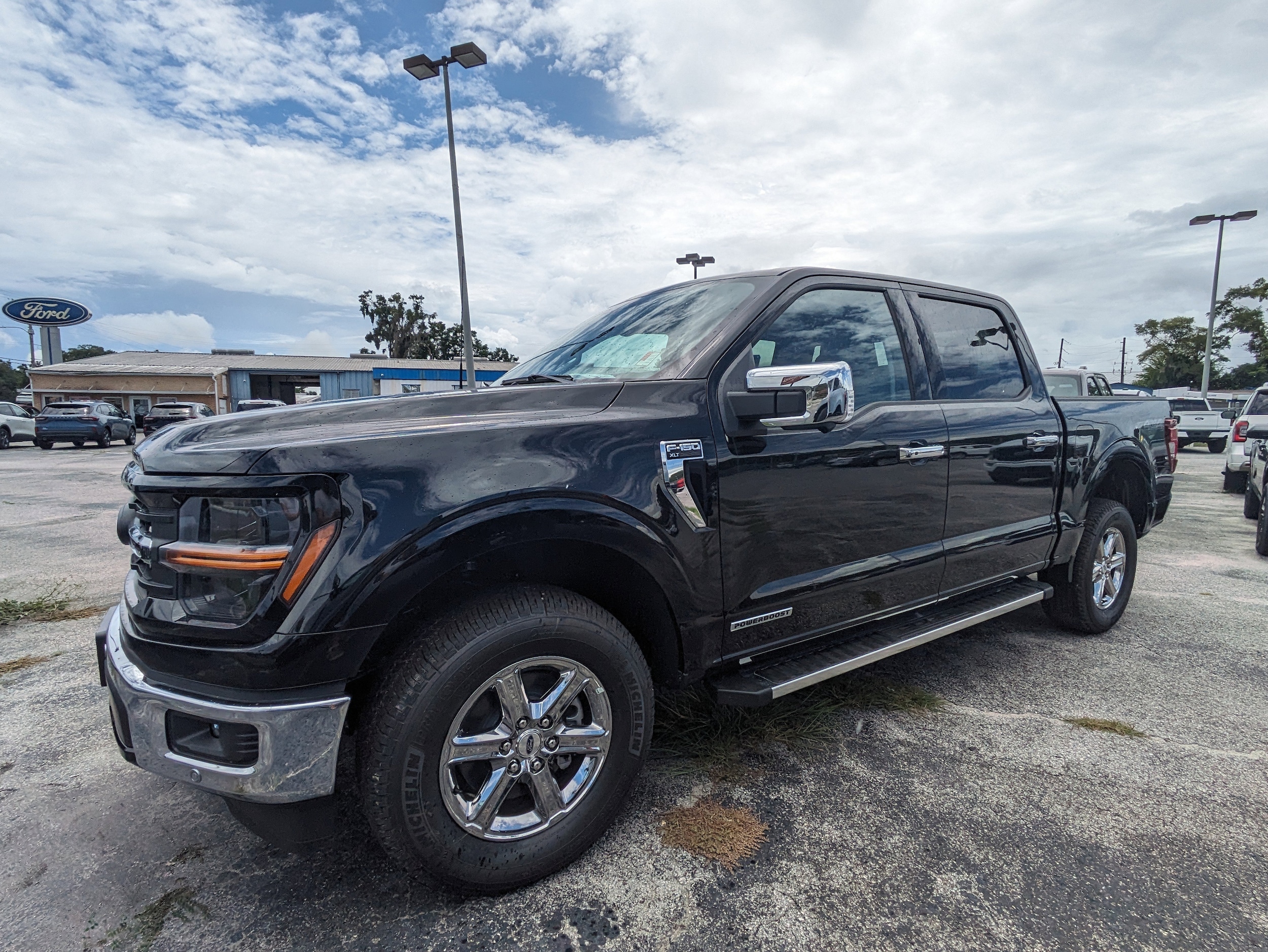 2025 Ford F-150 XLT - Photo 8