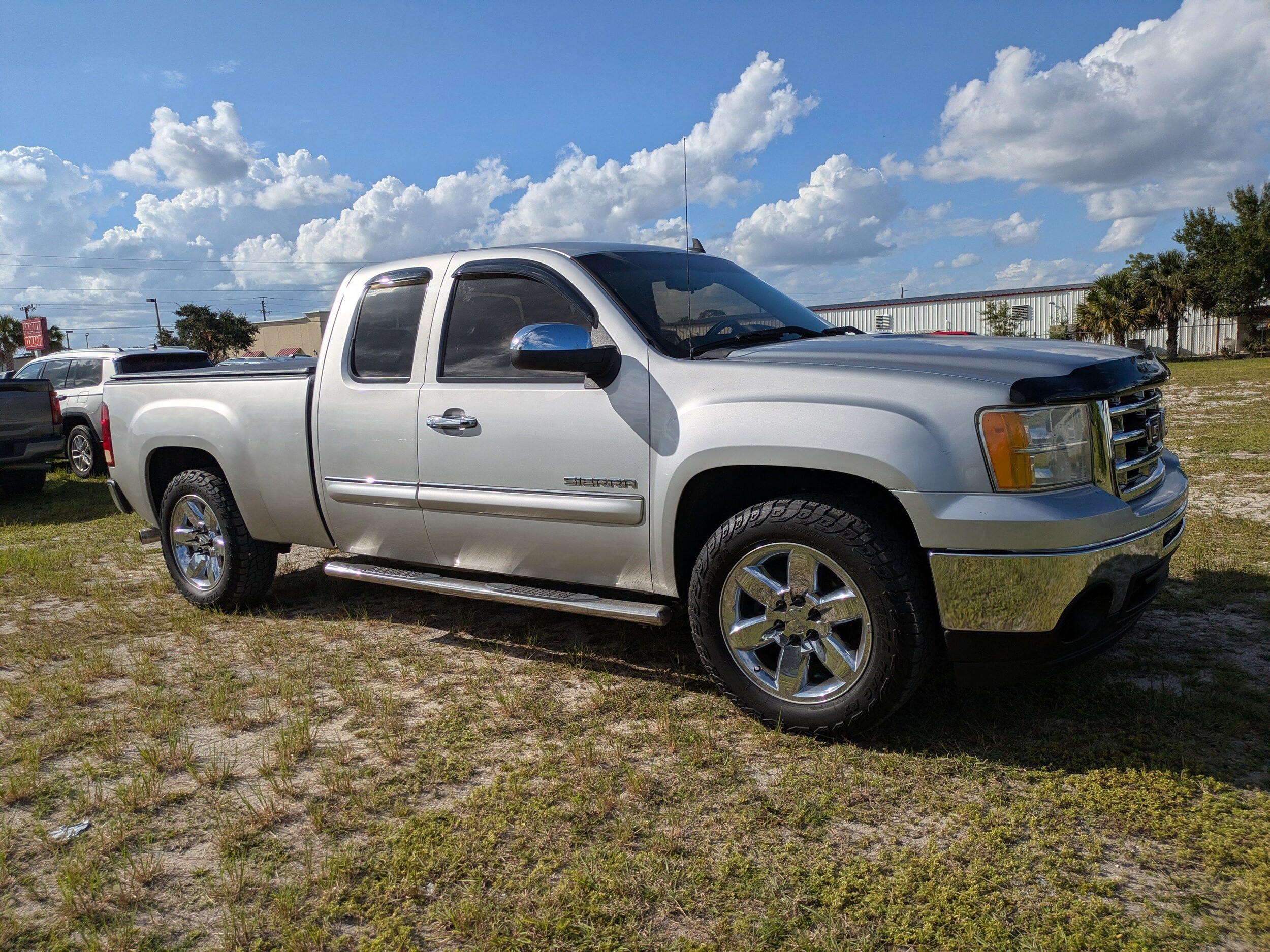 2013 Gmc Sierra 1500 SLE photo 2