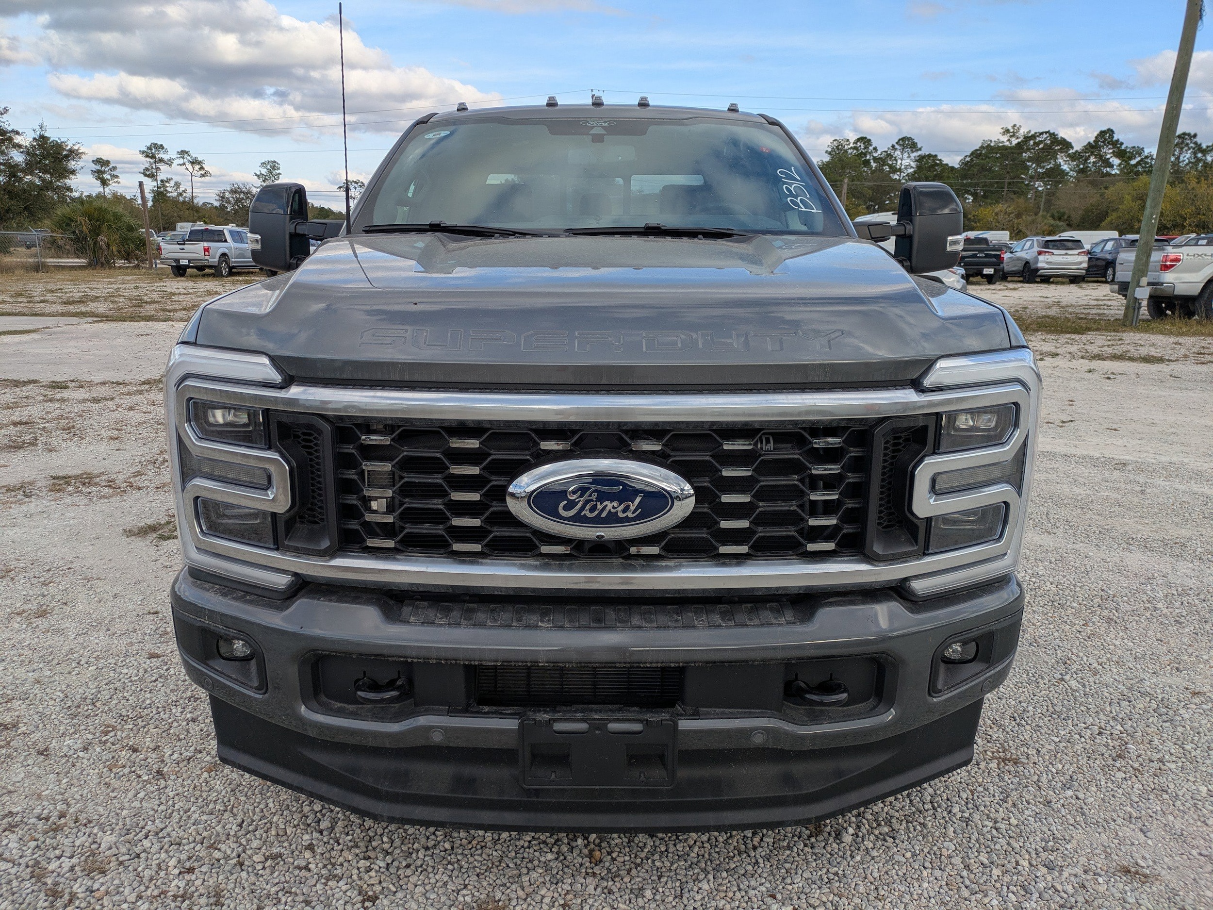 2026 Ford F-350 Super Duty Platinum - Photo 9