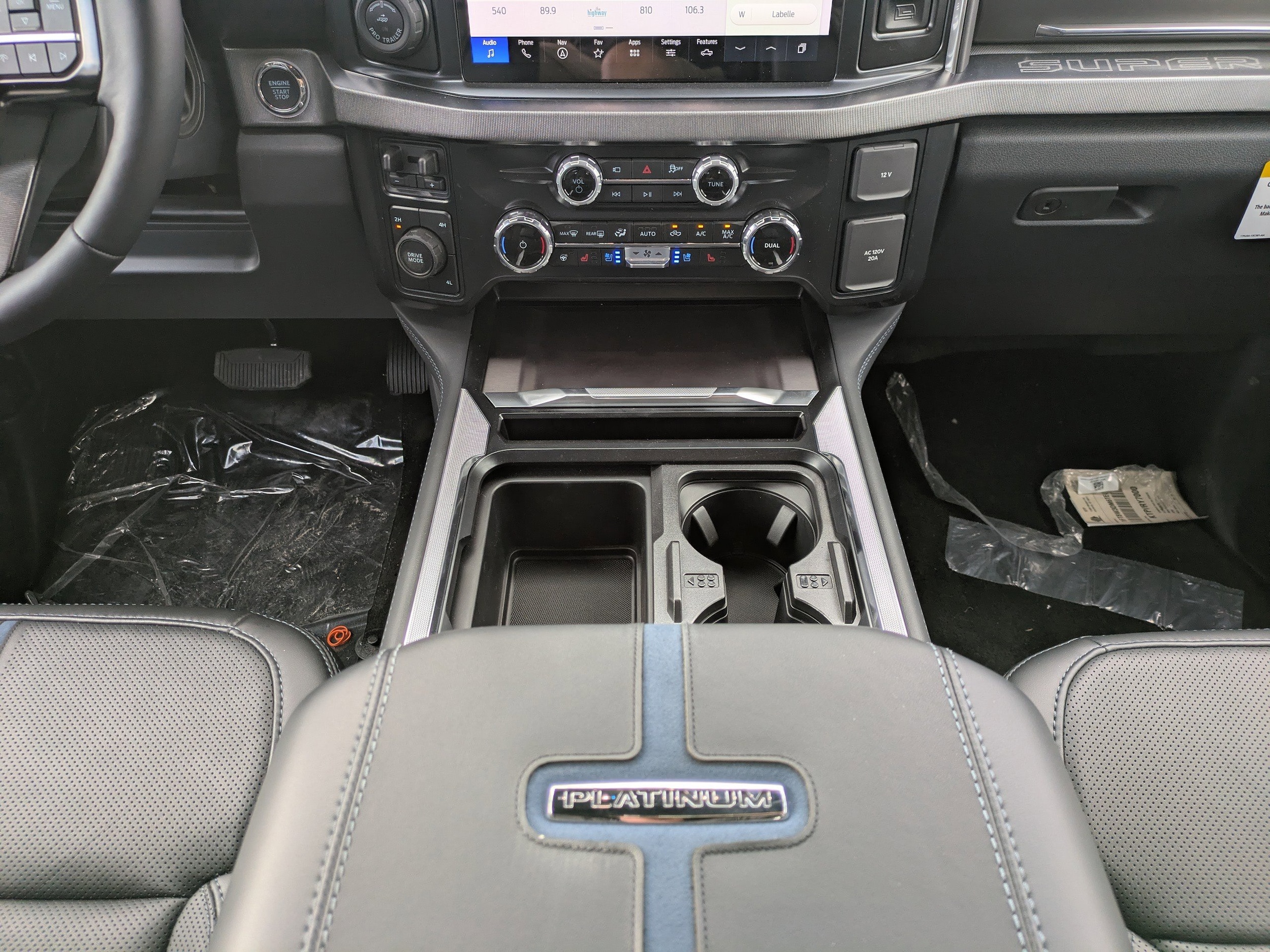 2026 Ford F-350 Super Duty Platinum - Photo 18