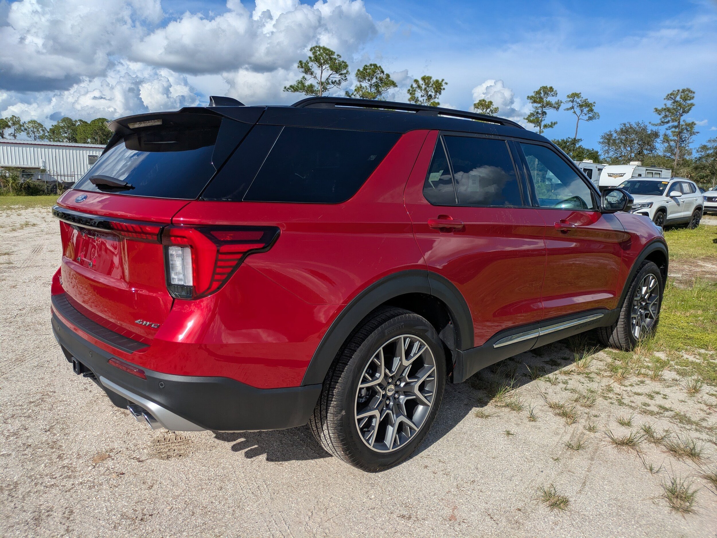 2025 Ford Explorer Platinum photo 3